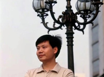 雷军，弱势者身份竞逐该停了