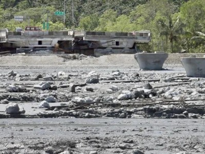 赖清德“走秀式勘灾”遭批，岛内舆论：台湾人的悲哀